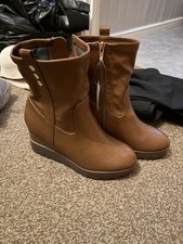 Simply Be Tan Wedge Ankle Boots – Size 6 WIDE - Zip - Brand new