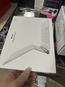Apple iPad Magic Keyboard Keyboard Folio/Case, White