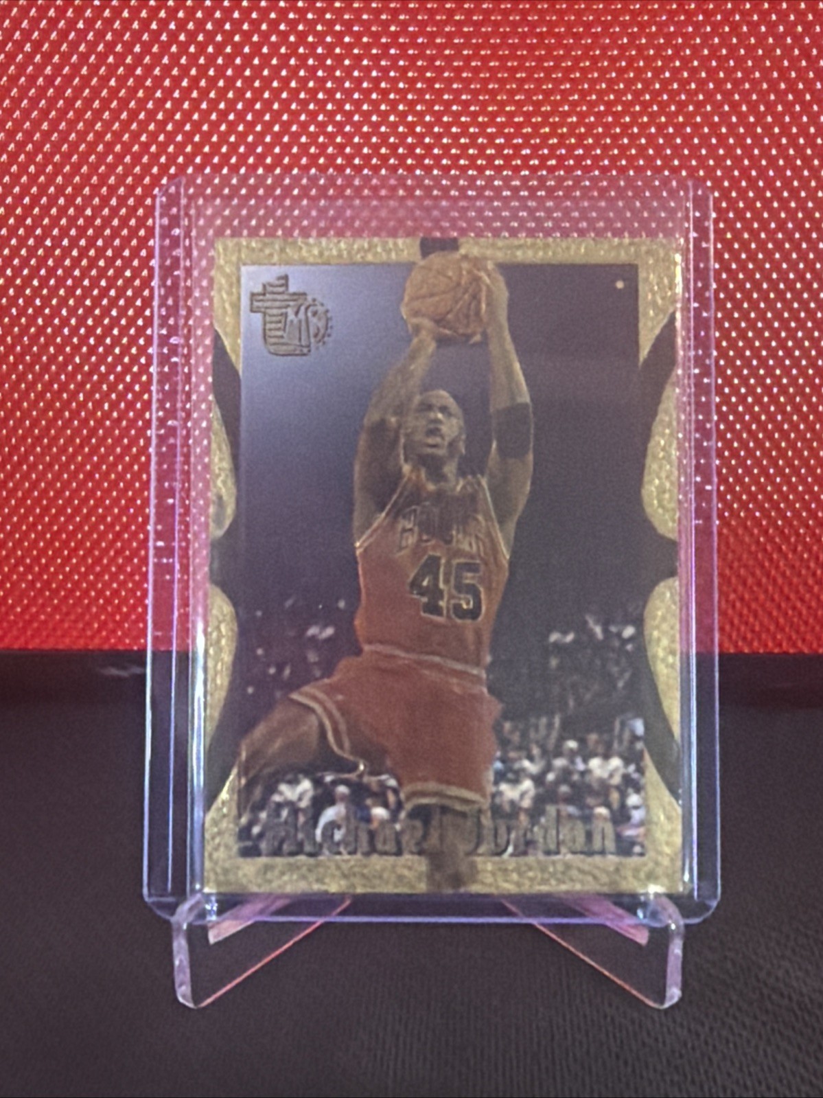 1994-95 Topps Embossed - Michael Jordan #121 Golden Idol