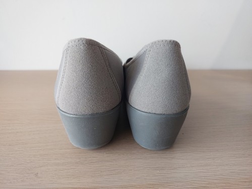 Crocs Grey Wedge Heels Size 8 Comfort Shoes - Picture 5 of 6