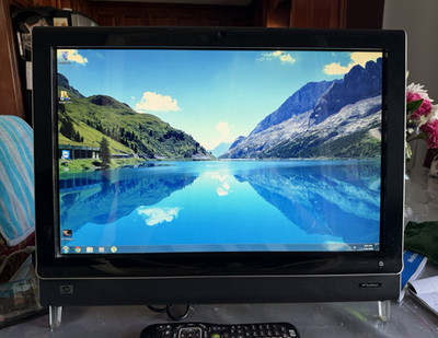HP TouchSmart IQ500 22in Touchscreen All-in-One Core 2 Duo 500GB Win 7