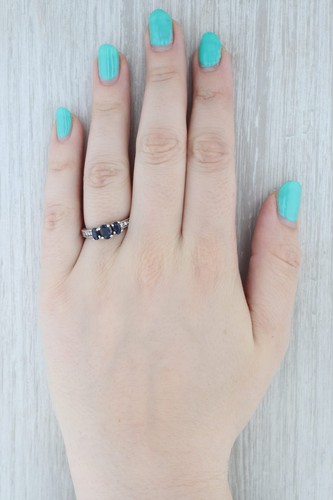 1.30ctw 3-Stone Zafiro Azul Diamante Anillo 14k Oro Blanco Talla 8 Compromiso - Imagen 8 de 10