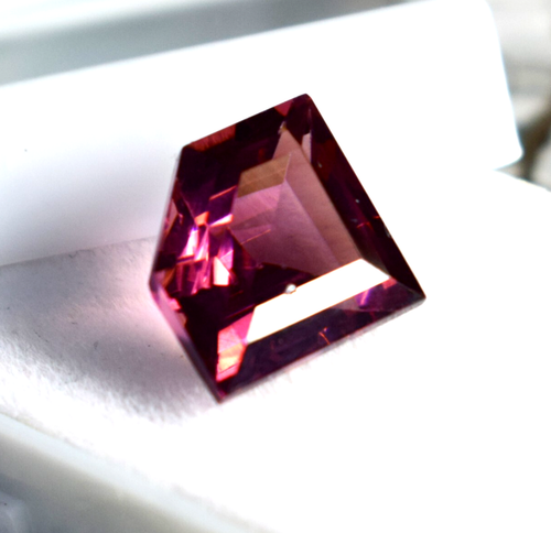 Hermoso granate rojo natural de forma elegante 10,25 quilates aprox. Piedra preciosa tamaño anillo - Imagen 3 de 10