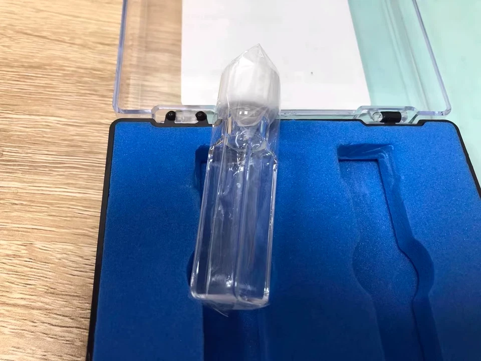 Fluorescence Quartz Cuvette with Screw cap and Septum, 10mm, 4 windows 1/pack - Image 3 of 4