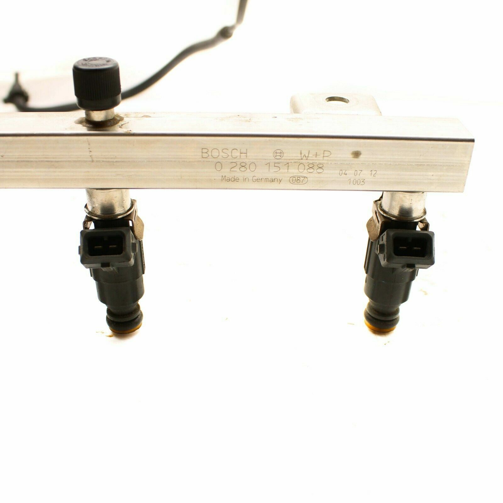 2004 - 2008 MASERATI QUATTROPORTE M139 RIGHT FUEL RAIL INJECTORS ENGINE SYSTEM