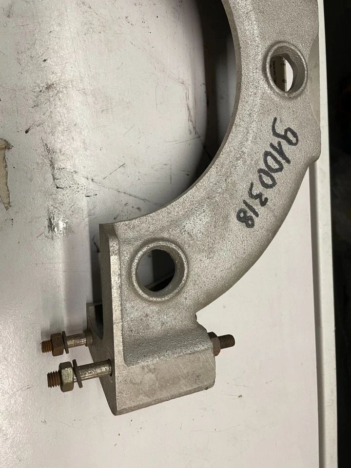 Carcasa campana media Ferrari 330GTC/365 GT2+2 MK1 #9100318 Foto 3 de 4