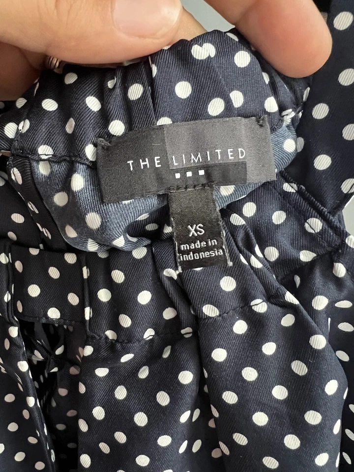 Camiseta sin mangas para mujer The Limited talla XS sin mangas lunares negros/blancos Foto 2 de 4