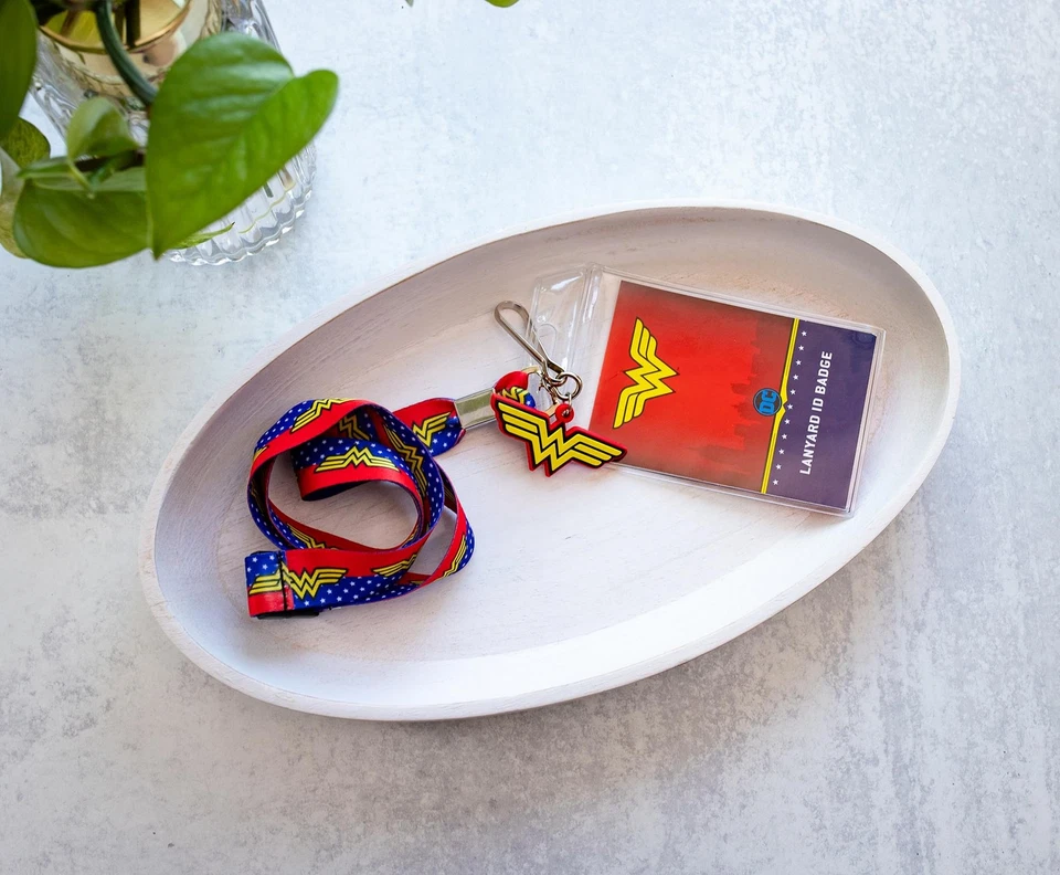 Dc Comics Wonder Woman 22-Inch Lanière Avec Identification Badge Support & Logo - Photo 3/4