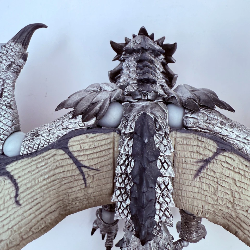 Figura de acción express Monster Hunter Revoltech Liolaeus especies en peligro de extinción Foto 4 de 4