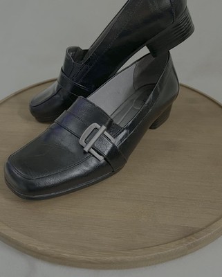 Life Stride black Loafers women's sz 9M Bounty Rectangle silver Buckle 