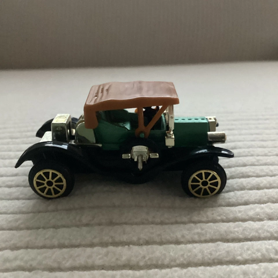 1910 Ford Model T Antique Motoring Collectible 1/64 Scale Diecast Diorama Model - Image 3 of 4