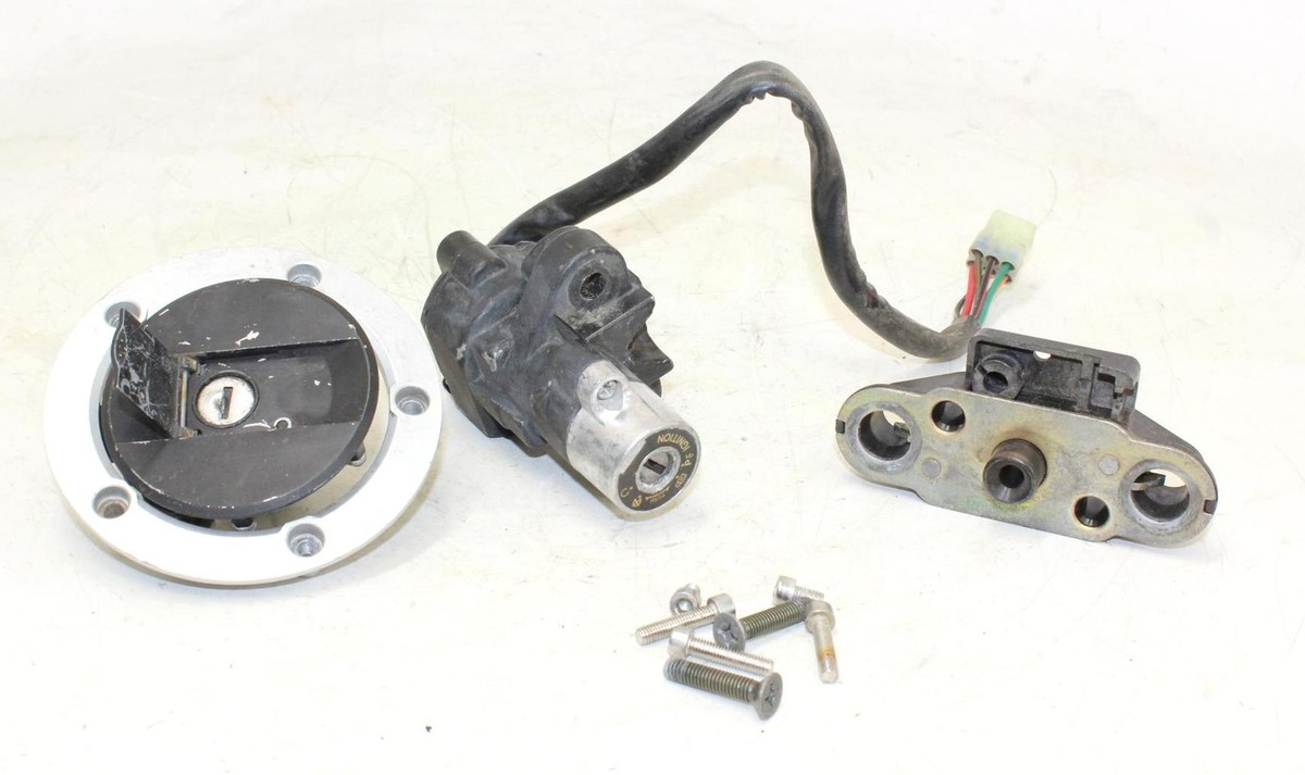 2004 Suzuki GSXR750 Ignition Lock Set W/ Gas Cap And Seat Lock | eBay 2004 Suzuki GSXR750 Ignition Lock Set W/ Gas Cap And Seat Lock | eBay