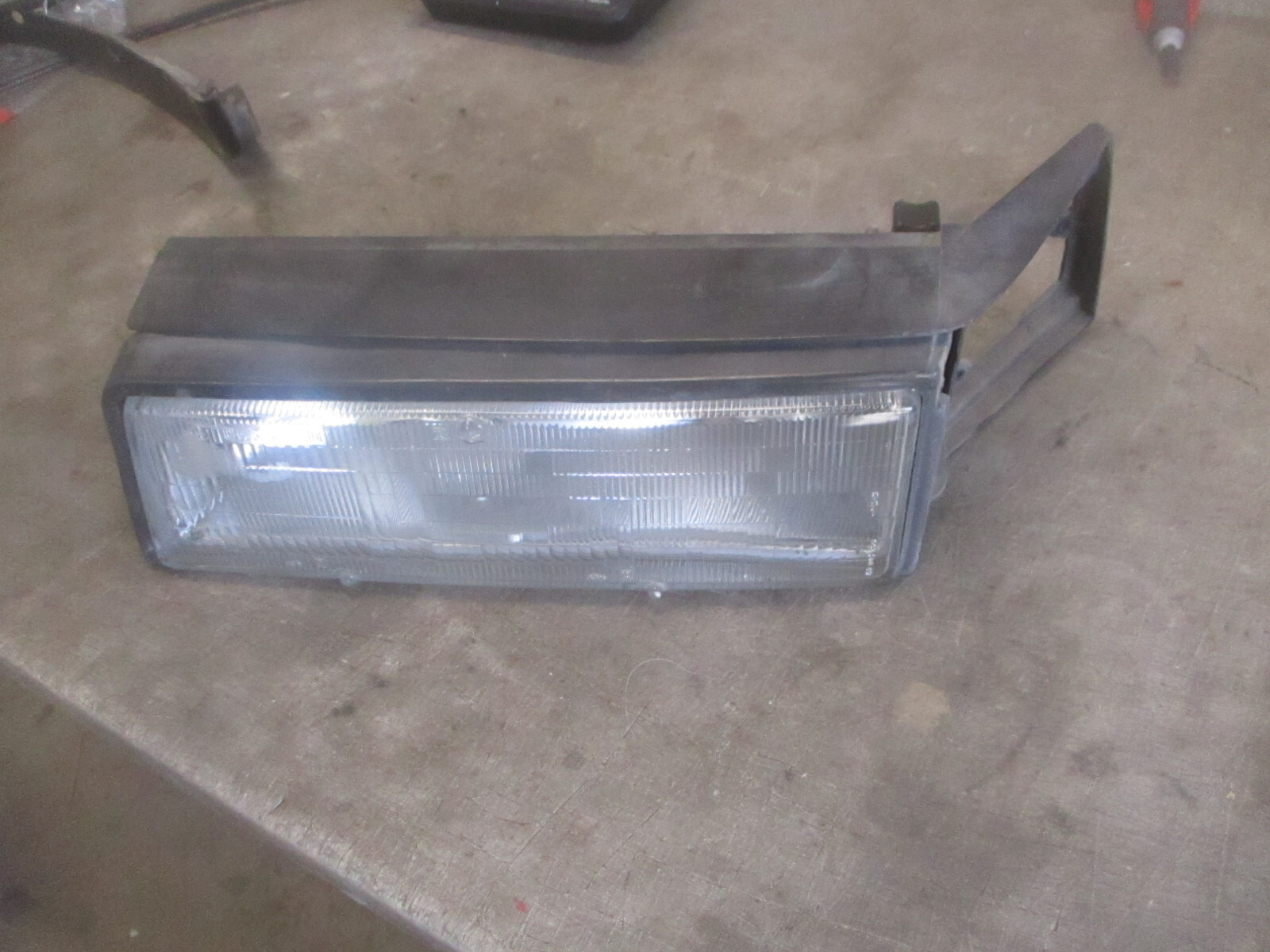 Driver Headlight Chrysler Maserati TC 89 90 91