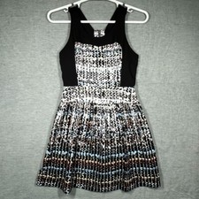 Guess Dress Size 6 Black White Rainbow Multicolored Lined Sleeveless Cocktail