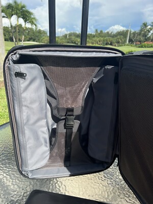 Tumi Alpha 2 International Expandable 4 Wheel Carry-on Wheeled