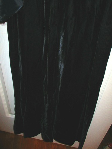 LONG Formal Ladies Dress~Satin Feel Top~Velvet Skirt~Sequined Cover~Vintage~1970 - Picture 5 of 10