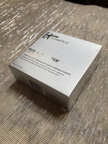 IT Cosmetics Bye Bye Pores Pressed Powder Translucent .31 oz - Picture 2 of 2