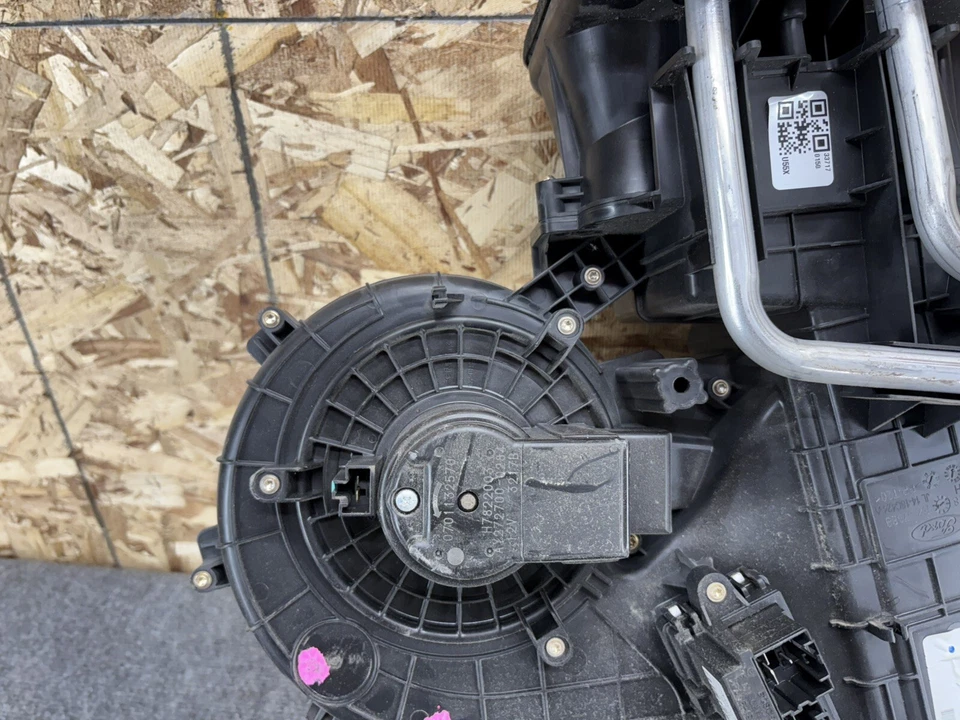 FORD EXPEDITION NAVEGATOR 18-21 TRASERO CLIMATIZADOR NÚCLEO SOPLADOR MOTOR CONJUNTO OEM Foto 3 de 4