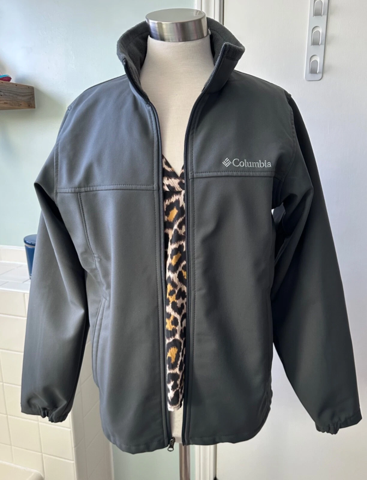 Men's Size S Columbia Ascender Softshell Jacket in Graphite Lightly Lined