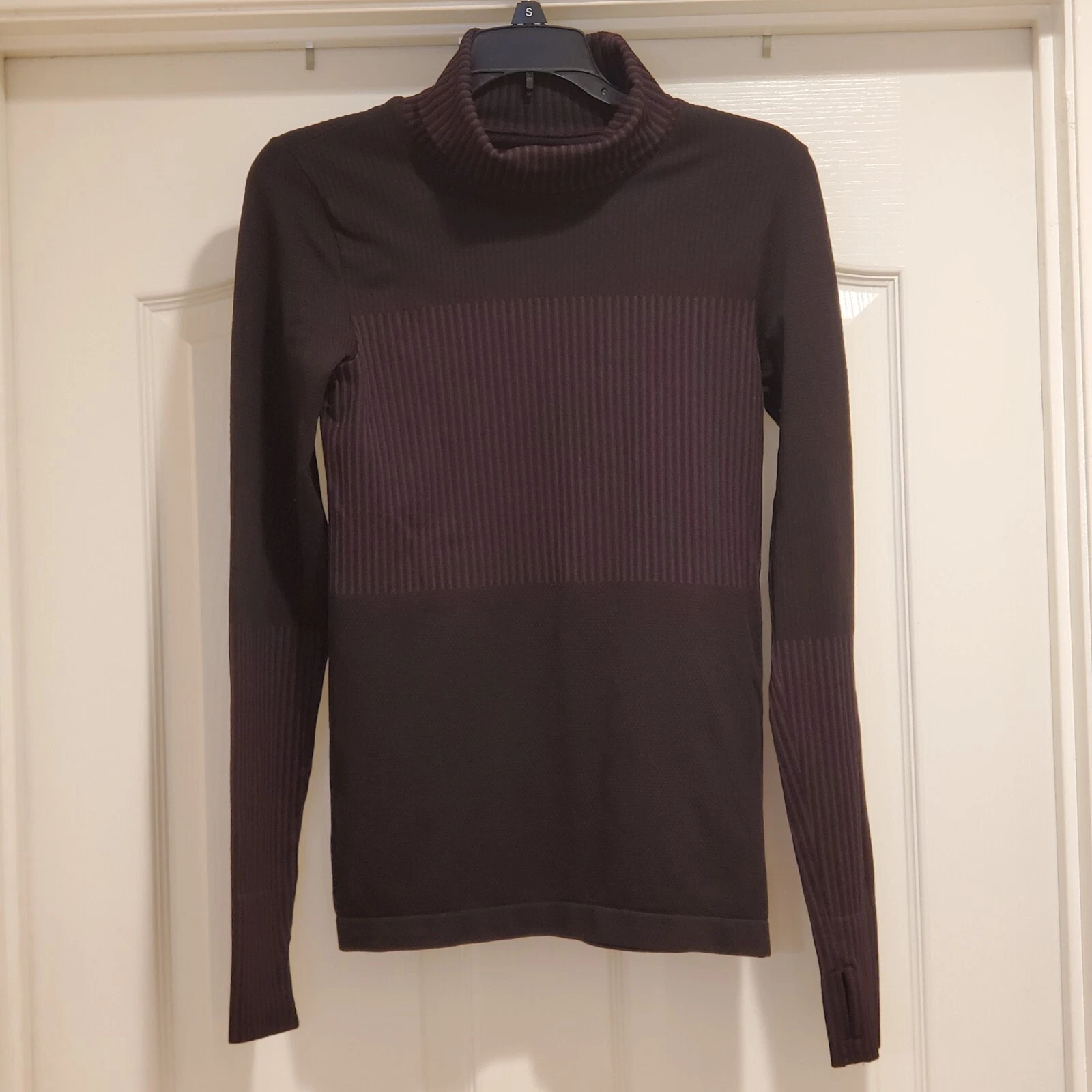 Athleta Flurry Base Layer Turtleneck Women's Size Small Purple Black VGUC