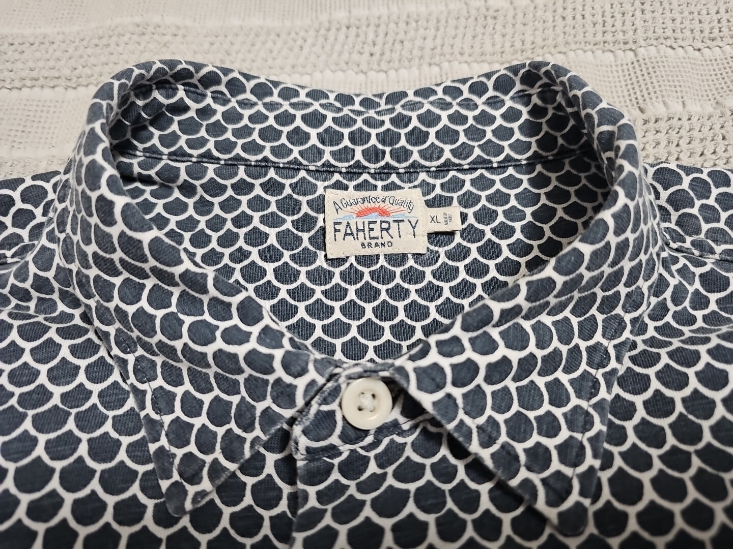 Faherty Geometric Playa Fish Scale Button-up S/S … - image 12