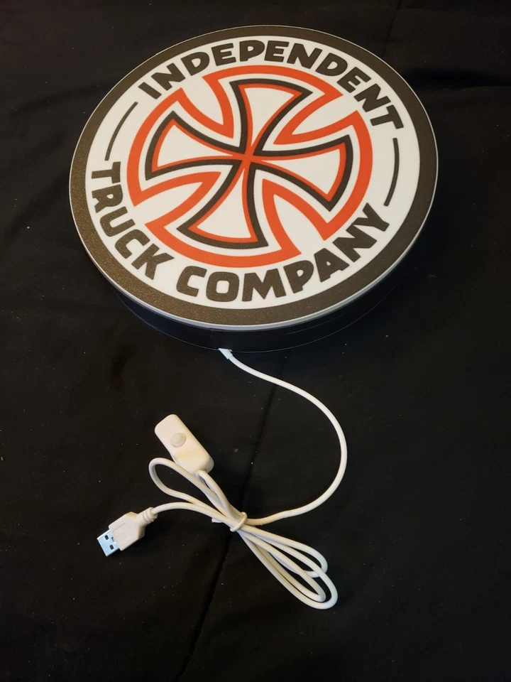 Logotipo de monopatín de camión independiente vintage. Caja de luz LED personalizada impresa en 3D  Foto 3 de 3