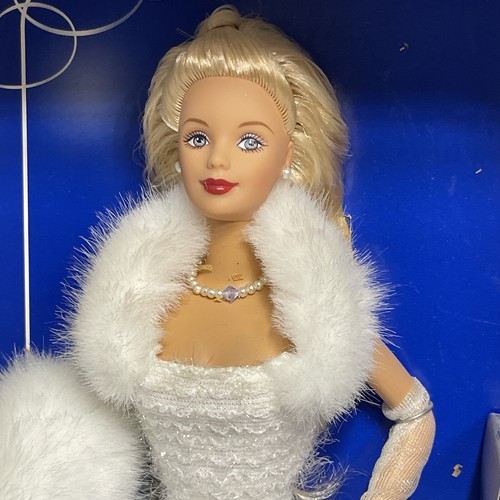 Muñeca rubia Snow Sensation Barbie 1999 edición especial Periwinkle Mattel #23800 - Imagen 2 de 8