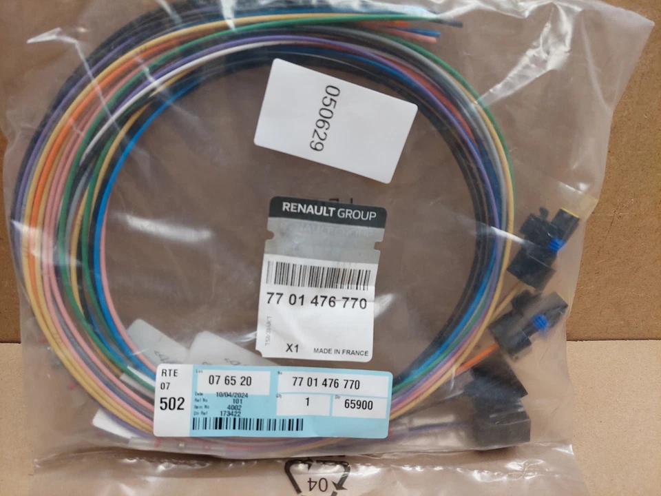 Renault  Front Headlight Wiring Harness Repair Kit 7701476770 Genuine NEW - Image 2 of 4