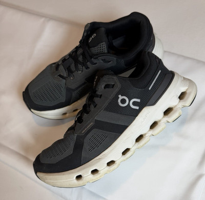 On Cloud Womens 6.5 Cloudrunner 2 Casual Walk Run Lace Up Black White Gray Shoes