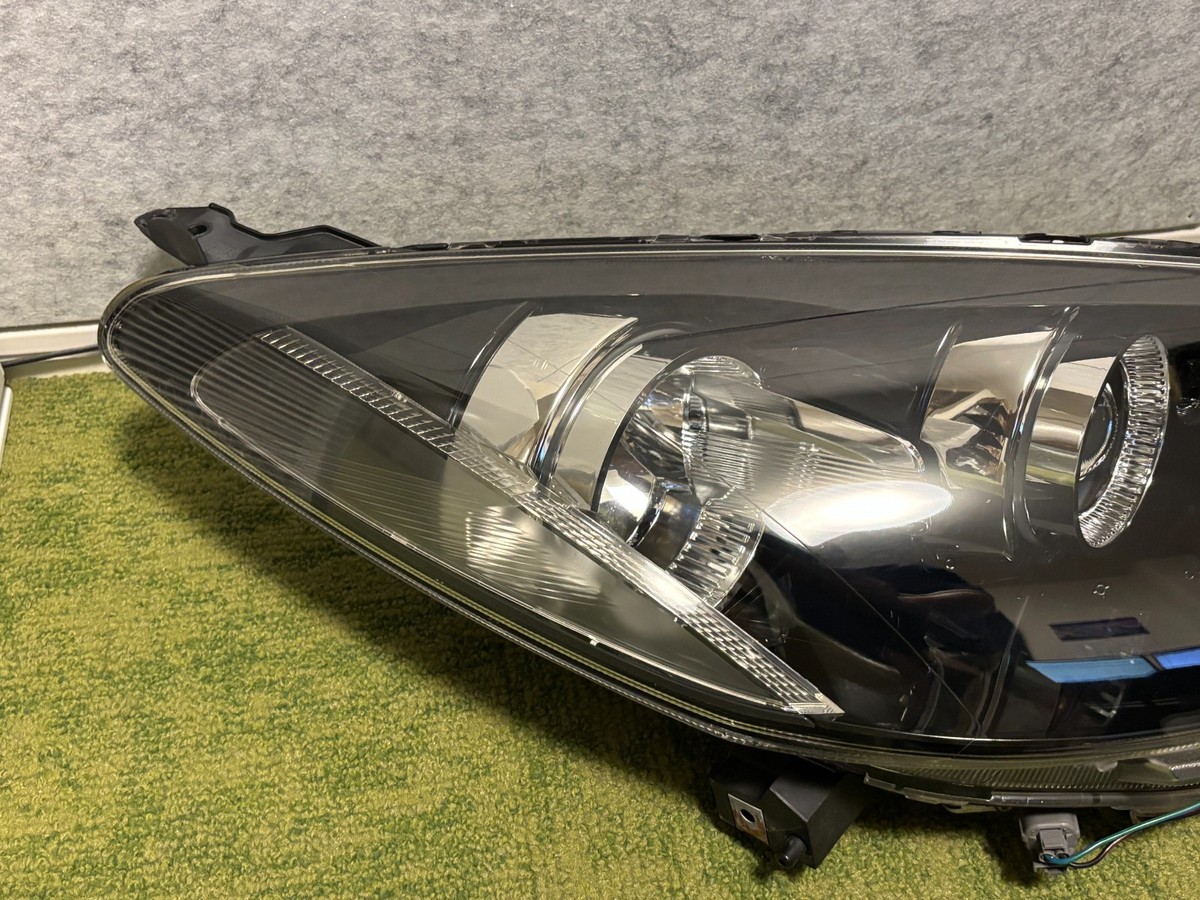 Mazda Genuine Demio Mazda 2 2007-2013 HID Xenon Headlight Lamp