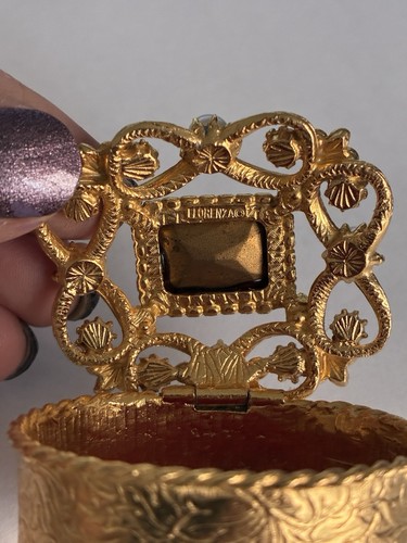 Vintage FLORENZA Pill Trinket Box Red Gem Clear Rhinestone Pearl Gold Toned - Picture 9 of 10