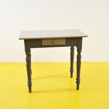 Elegante Tavolino con Cassetto Vintage