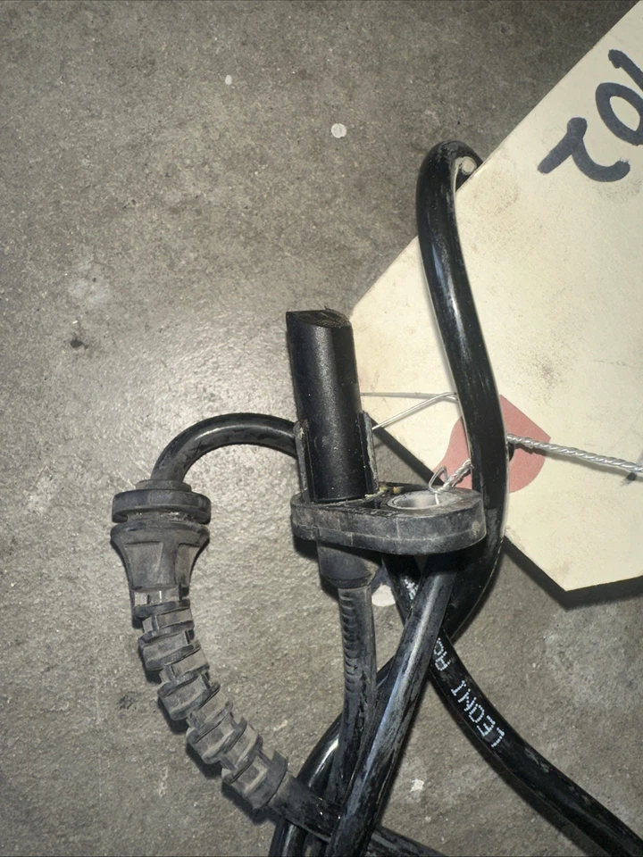 OEM DELANTERO DERECHO O IZQUIERDO ABS SENSOR DE VELOCIDAD DE RUEDA 2011-2016 BMW 528i F10 Foto 2 de 4