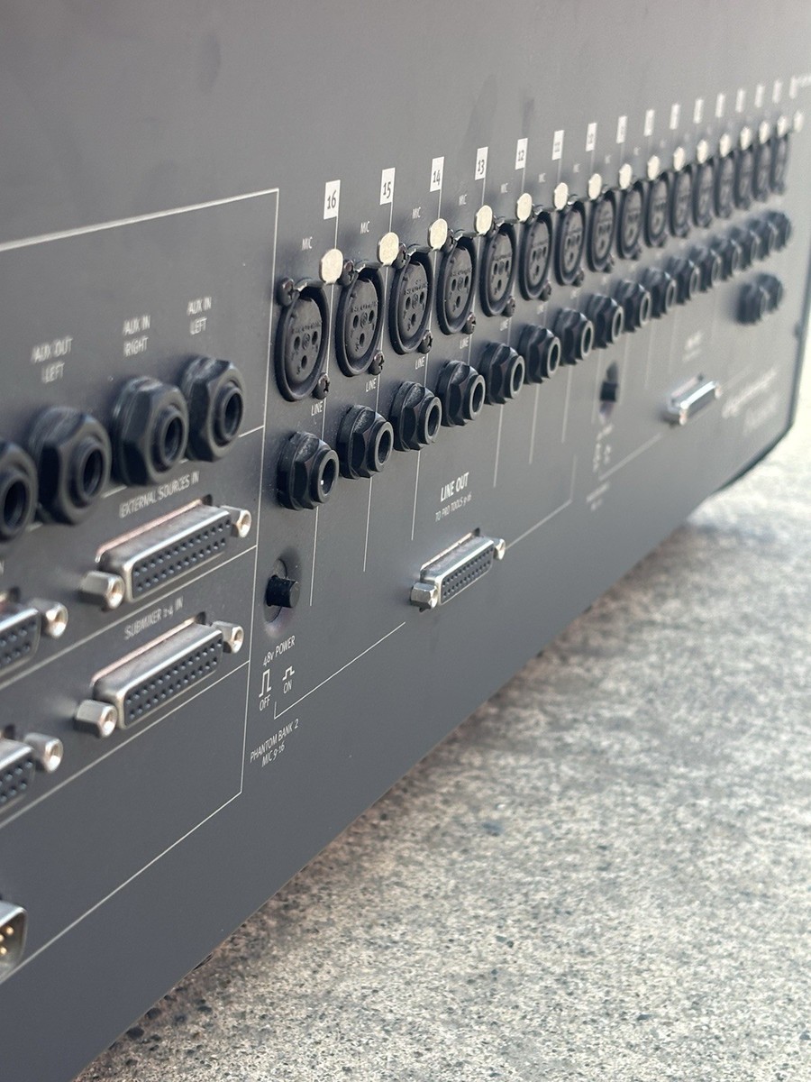 EXCELLENT Digidesign Control 24 Mixing Console Focusrite Pro Tools