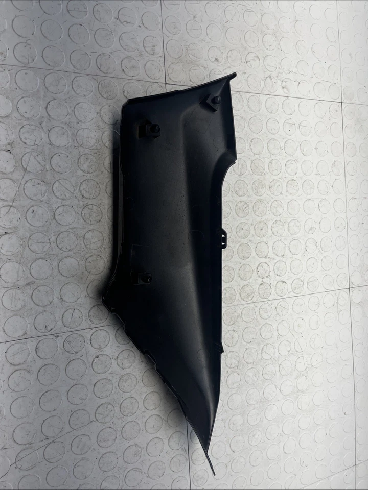 Panel de cubierta de carenado de tanque de gasolina izquierdo Suzuki GW250 2013-2017 FABRICANTE DE EQUIPOS ORIGINALES Foto 4 de 4