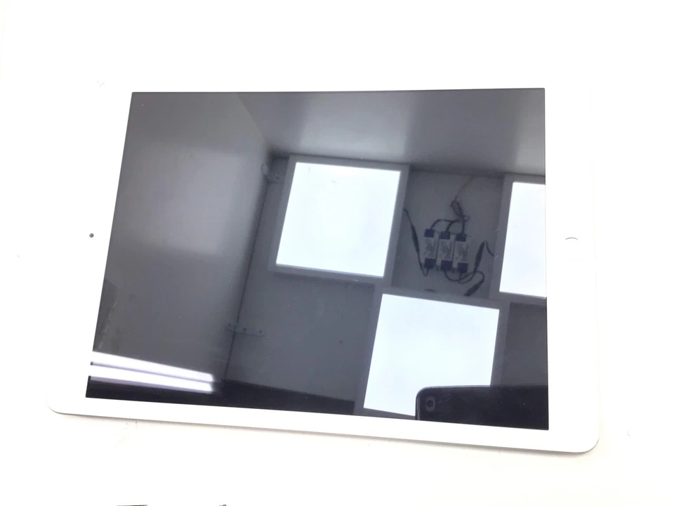 Apple iPad (8th generation) · 128GB · Wi-Fi, foto 4 de 5