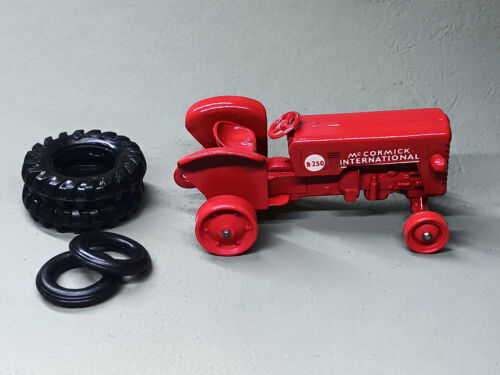 MATCHBOX KING SIZE NO. K4 INTERNATIONAL TRACTOR RED BODY RED WHEELS WITH BOX - Picture 5 of 9