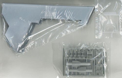 Collect Model UA72206 1/72 Scale USAF B-2A Spirit Stealth Bomber w/MOP GBU-57 - Picture 6 of 10