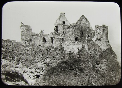 ANTIKES magisches Laternendia DUNLUCE BURG RUINE UM 1900 FOTO IRLAND CO ANTRIM