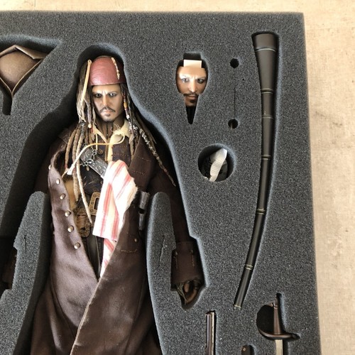 Captain Jack Sparrow Pirates Of The Caribbean DX06 Hot Toys Open-Box - Picture 12 of 20