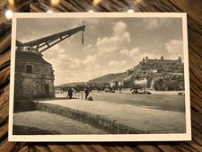 Widokówka - Malowniczy Würzburg - Stare żurawie i widok na festiwale