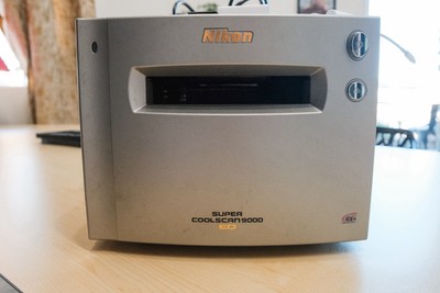 DEFECTIVE Nikon Super Coolscan 9000 ED film scanner With 120 35mm