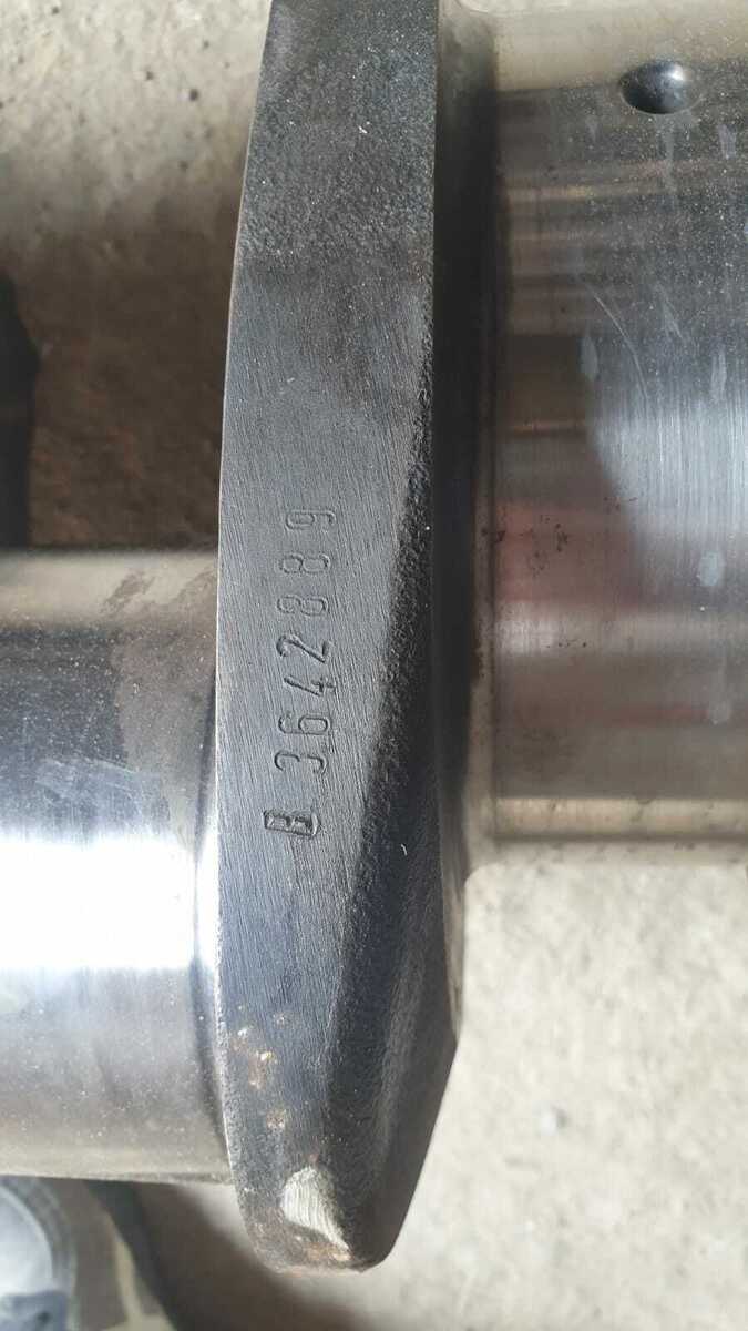 USED CUMMINS QSK60 ENGINE CRANKSHAFT; P/N: 3642889; 3642870 USED CUMMINS QSK60 ENGINE CRANKSHAFT; P/N: 3642889; 3642870