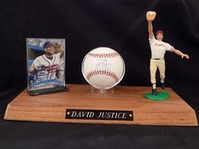 DAVID JUSTICE AUTOGRAPHED SINGLE SIGNED BASEBALL & CARD WITH REAL OAK DISPLAY