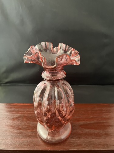 FENTON Glass RUFFLED CRANBERRY DIAMOND OPTIC MELON VASE 8 1/4” Stunning Pink - Picture 2 of 10