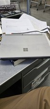 Microsoft Surface Go 1824 - Intel Pentium 4415Y/4GB/64GB with Keyboard  Win11