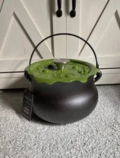 Smith & Clark 4QT Cast Iron Cauldron Witches Brew Bubbling Lid Green