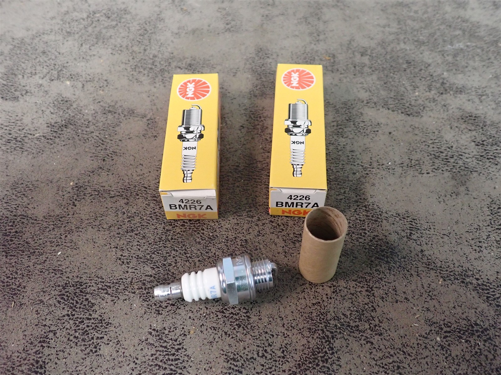 Set of 2 NEW NGK BMR7A 4226 Spark Plugs BN236