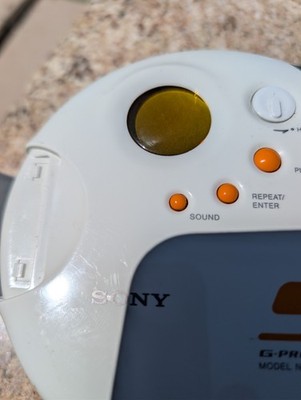 ♫ レア 動作品 SONY CDウォークマン D-SJ301 Sony Walkman D-SJ301 S2 Sports CD Player G-Protection - Tested