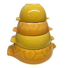 Pyrex Daisy Cinderella Mixing Bowl Vintage Set of 4 Yellow Orange Nesting Bowls